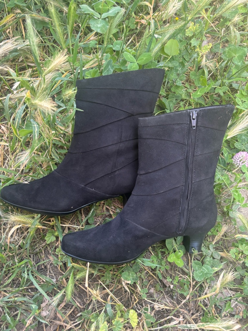 Aravon Black Suede Ankle Zip Heeled Boots